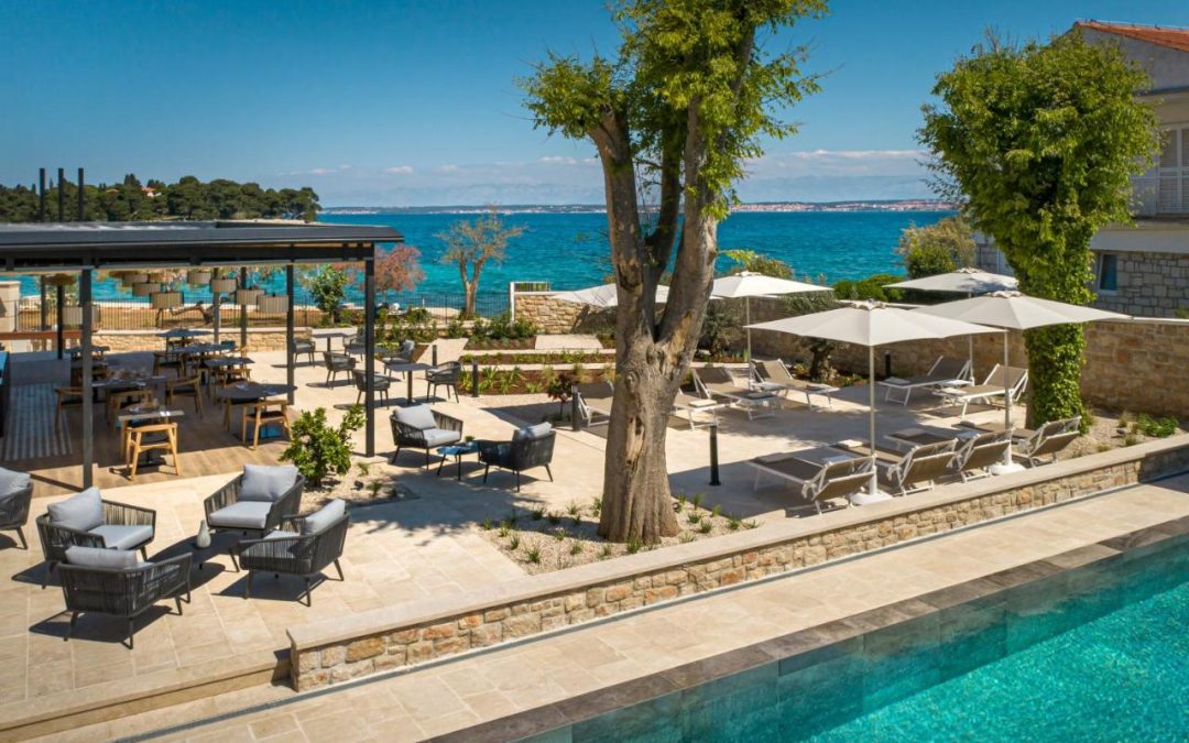 HOTEL DUNATOVI DVORI – OTOK UGLJAN, HRVAŠKA